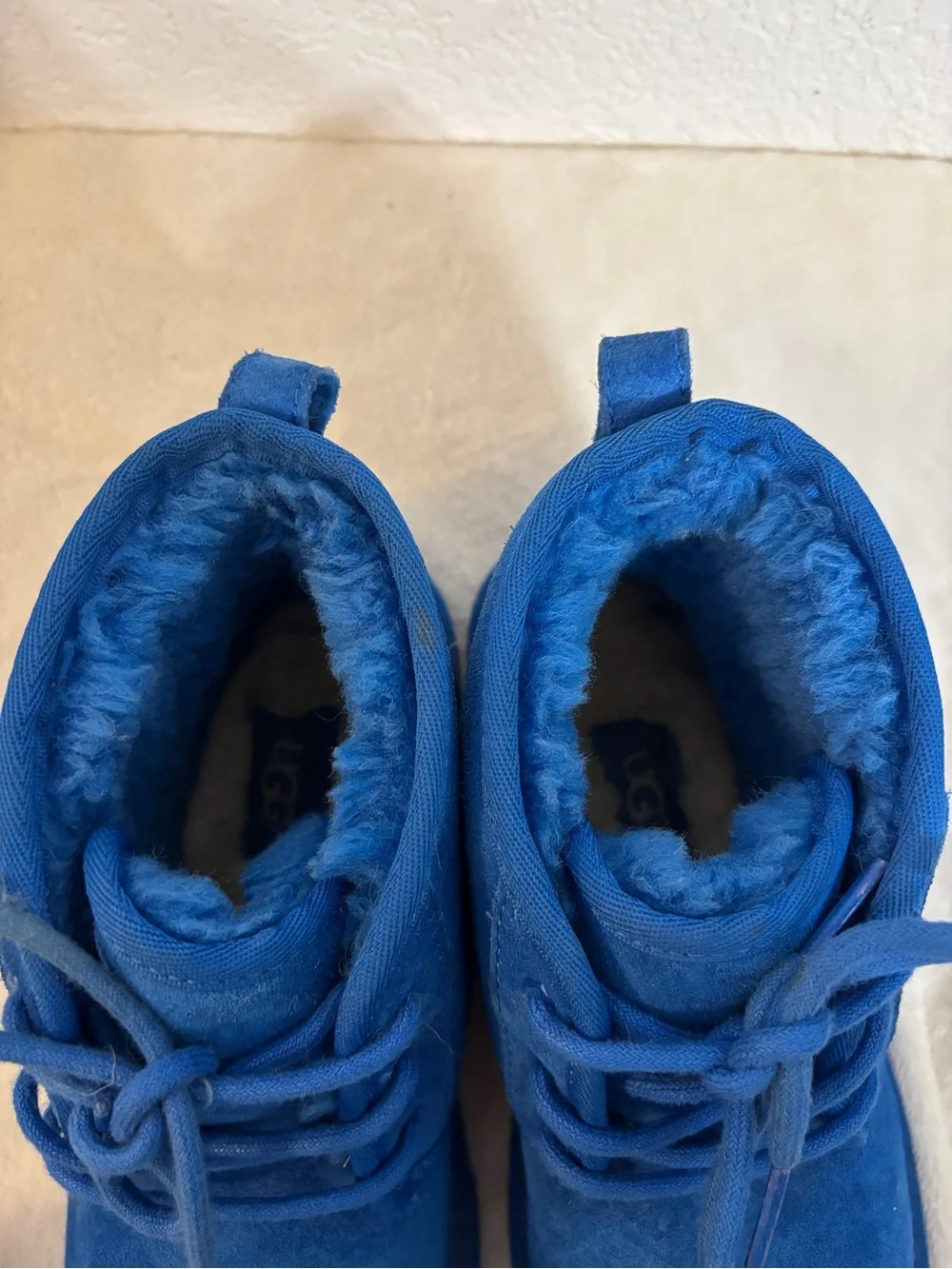 UGG vibrant blue